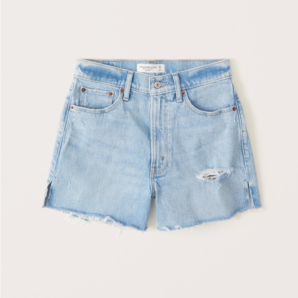 Abercrombie & Finch 4 Inch High Rise Mom Short